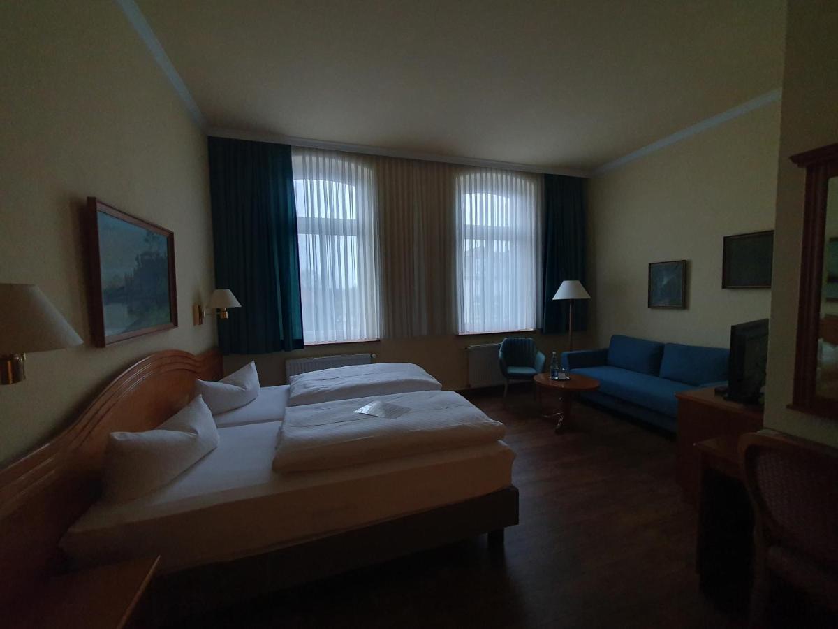 Hotel Fuerstenhof Rathenow Extérieur photo